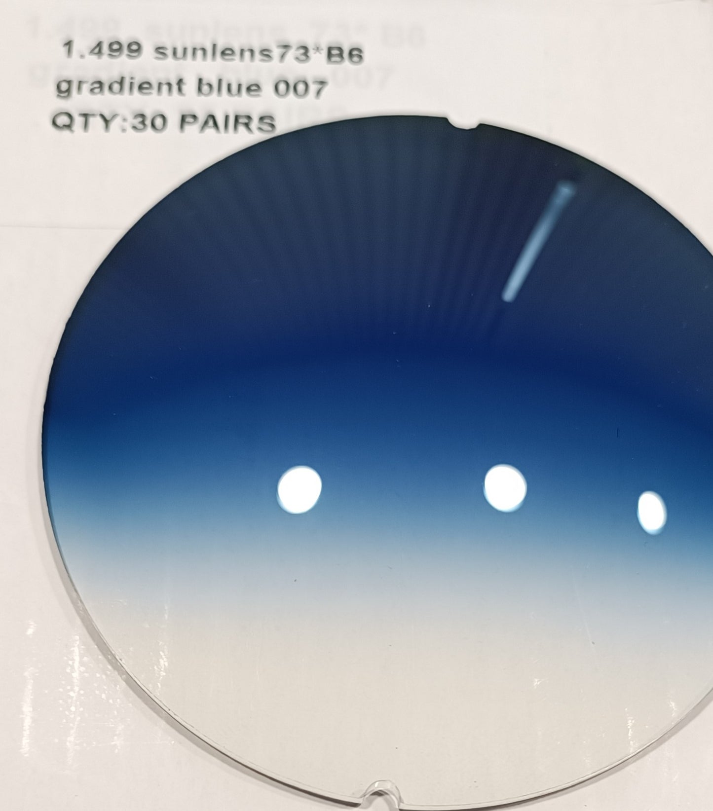 Einschleifen in eine Vollrandbrille: Blau im Verlauf