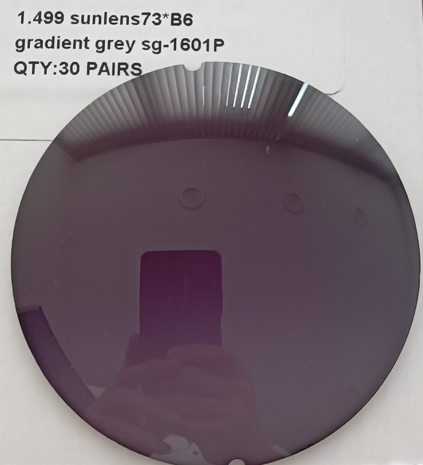 Einschleifen in eine Vollrandbrille: Grau im Verlauf