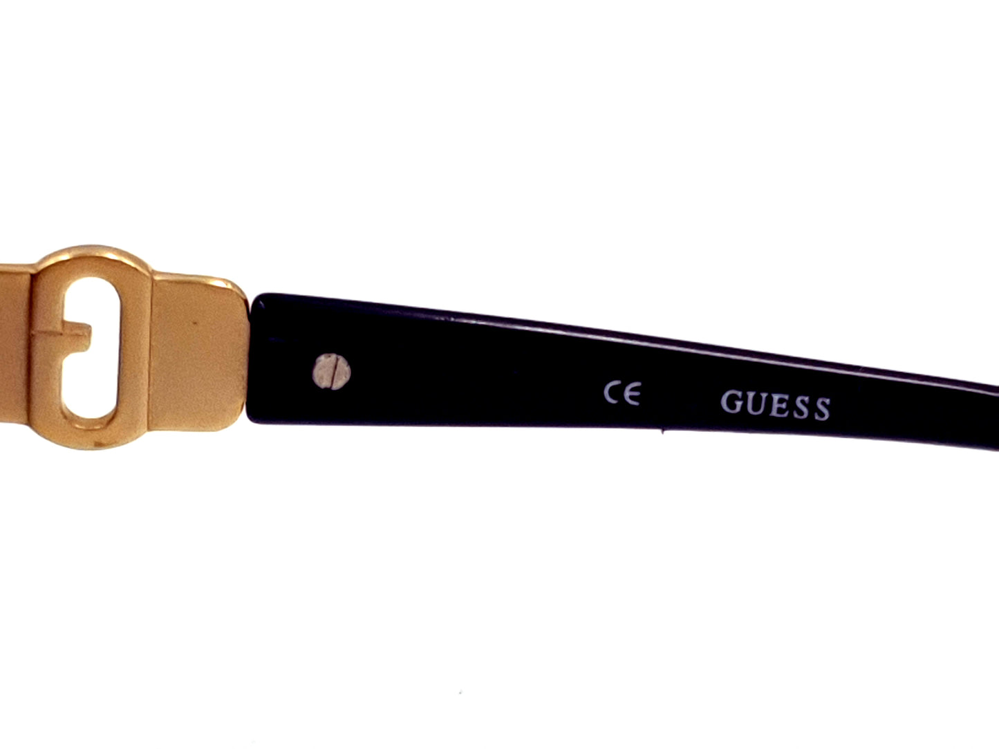 GUESS GU 7133