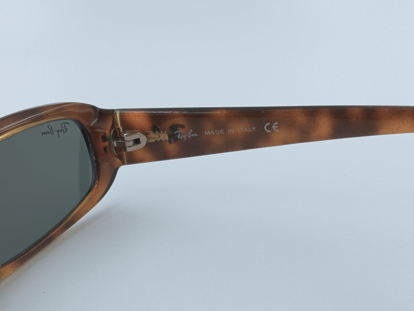 Ray-Ban SIDESTREET RB 2127